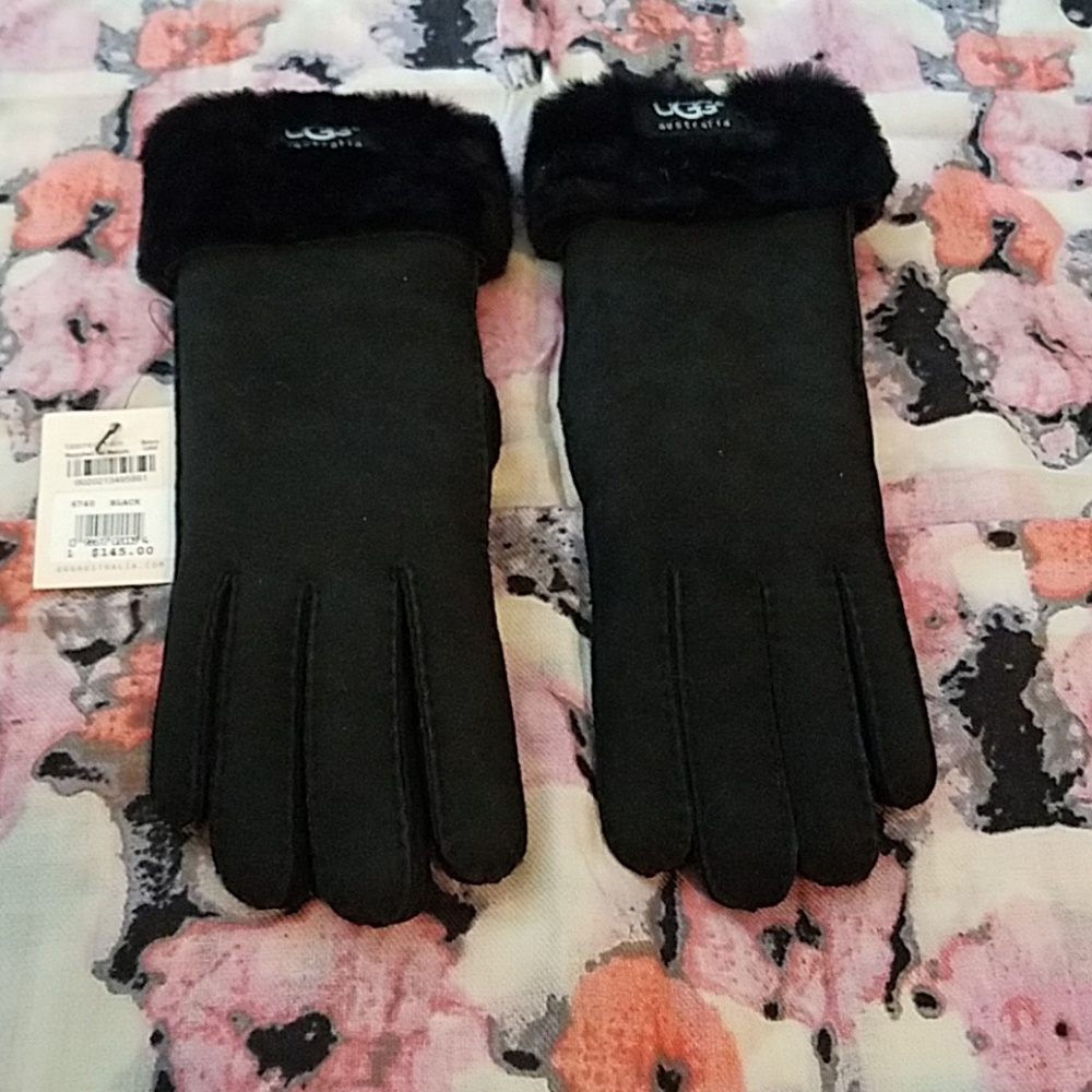 Brand new Ugg leather and shearling gloves